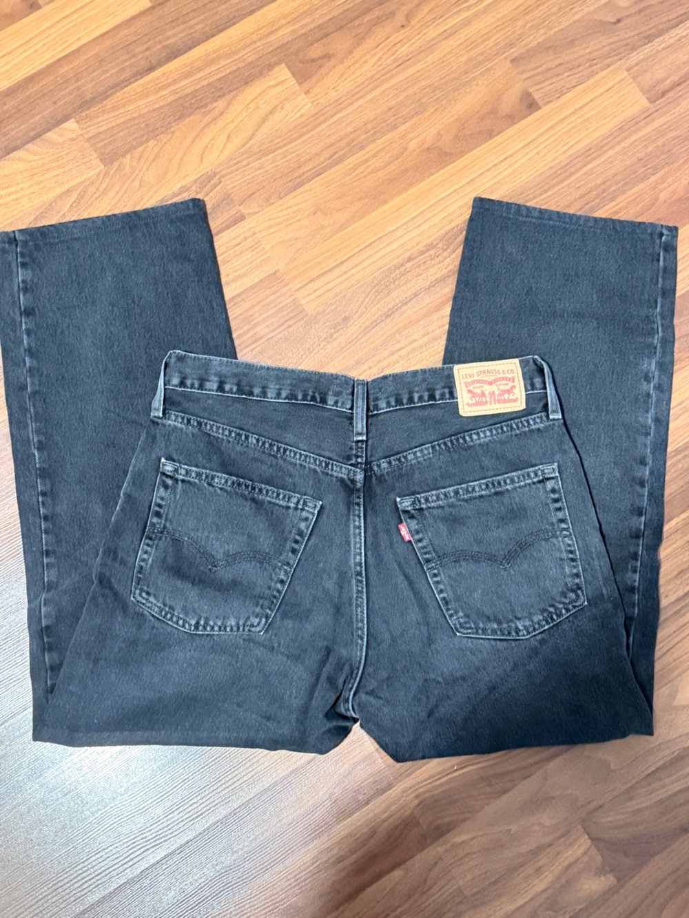 Levi's Women’s Black Baggy Jeans - Picture 2 of 4